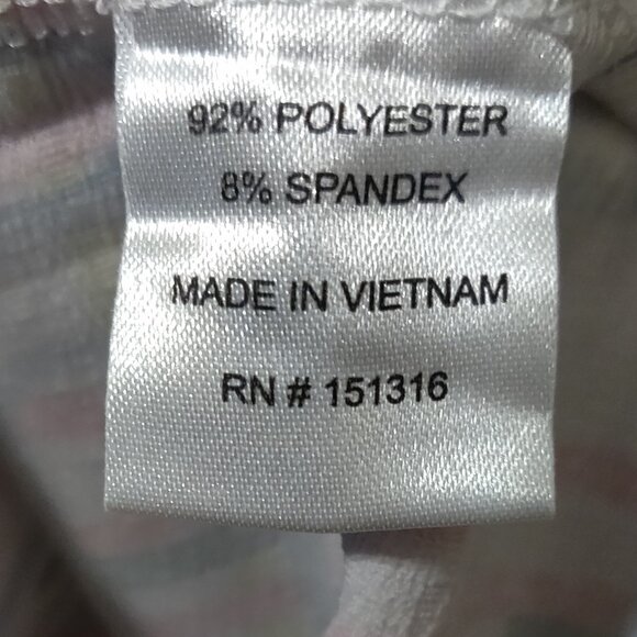 Multicolor Geometric Print Women's Top - Picture 2 of 6